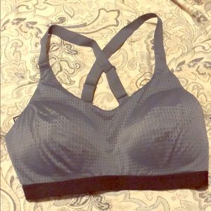 VS padded sports bra